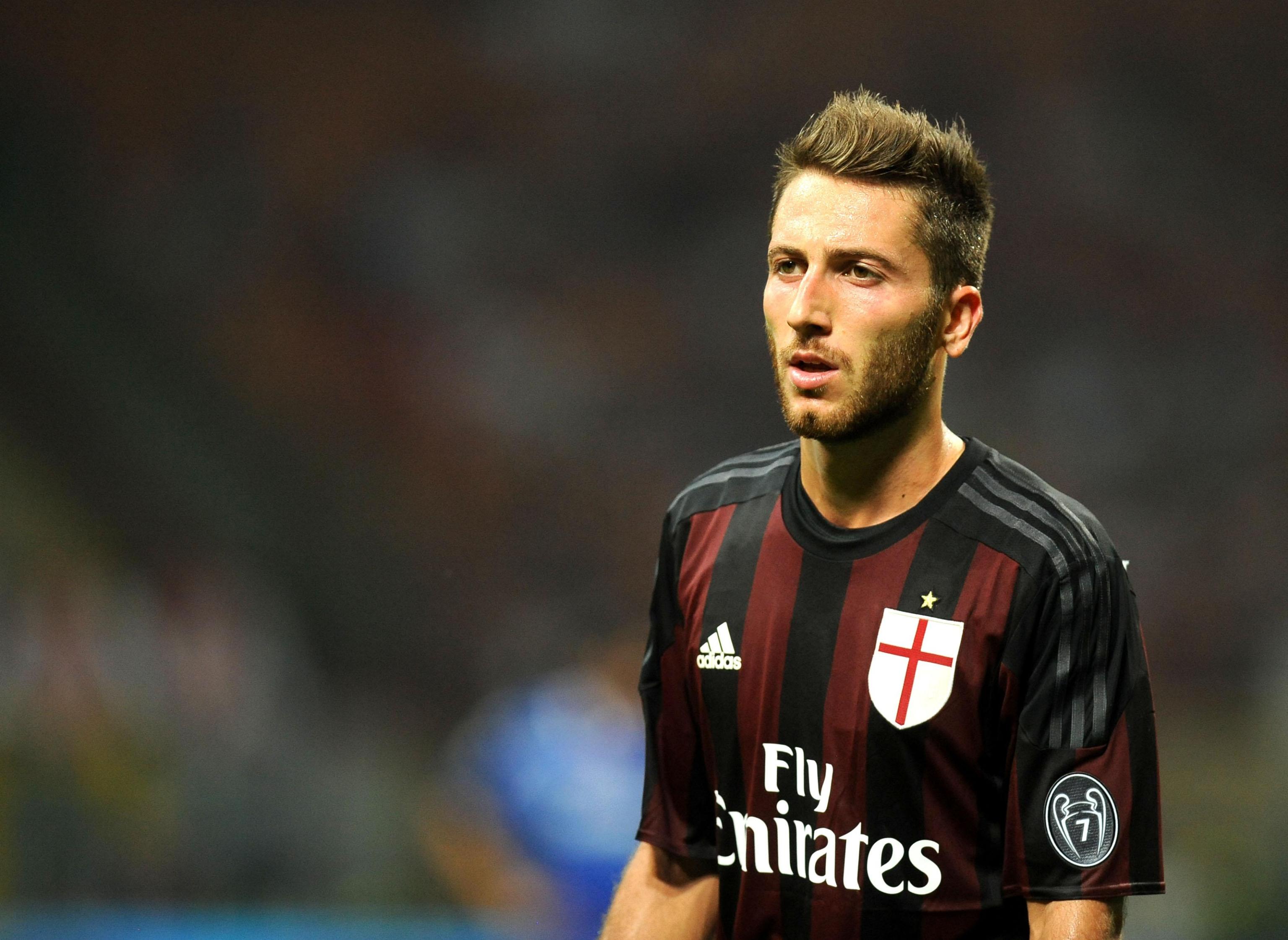 Milan's Andrea Bertolacci in action during the Italian Serie A soccer match AC Milan vs Empoli FC at Giuseppe Meazza stadium in Milan, Italy, 29 August 2015.  ANSA/DANIELE MASCOLO