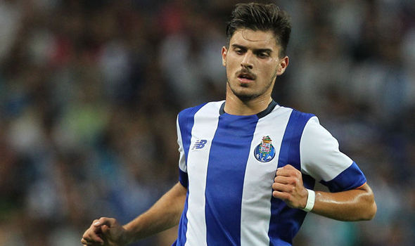 Ruben Neves 'rejected' Liverpool in favour of 2023 transfer to Barcelona. 