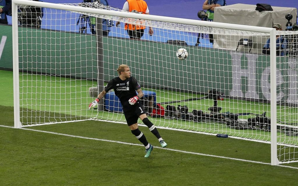 Liverpool goalkeeping coach John Achterberg has offered support to Loris Karius ahead of the Carabao Cup final. 
