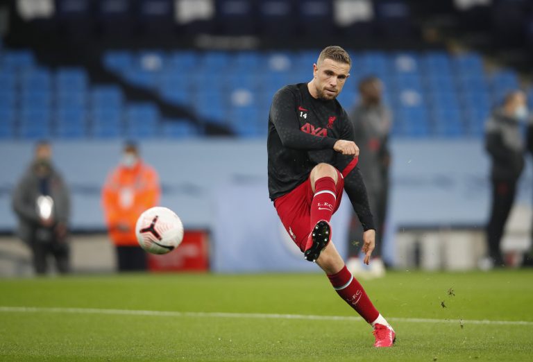 MANCHESTER, ENGLAND - NOVEMBER 08: Jordan Henderson of Liverpool warms up during the Premier League match between Manchester City and Liverpool at Etihad Stadium on November 08, 2020 in Manchester, England. Sporting stadiums around the UK remain under strict restrictions due to the Coronavirus Pandemic as Government social distancing laws prohibit fans inside venues resulting in games being played behind closed doors. (Photo by Clive Brunskill/Getty Images)