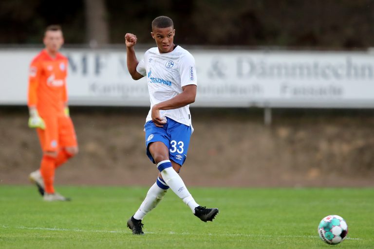 Malick Thiaw of Schalke in action. (GETTY Images)