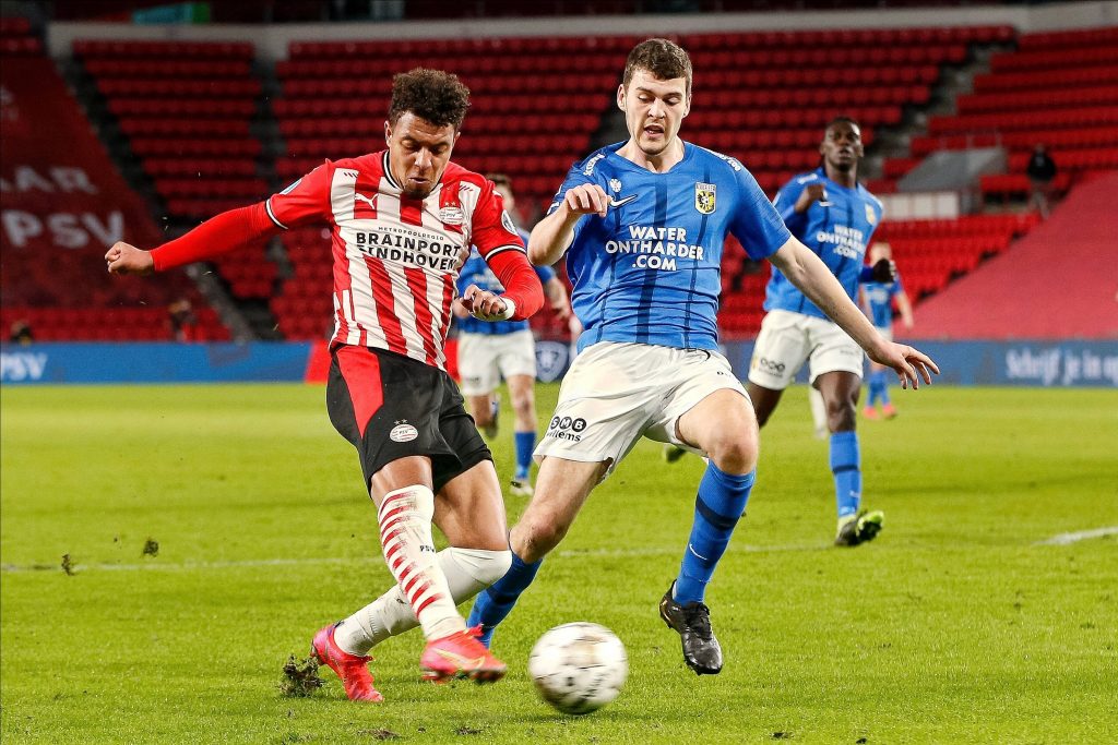 Borussia Dortmund and Liverpool transfer target, Donyell Malen, in action for PSV Eindhoven.