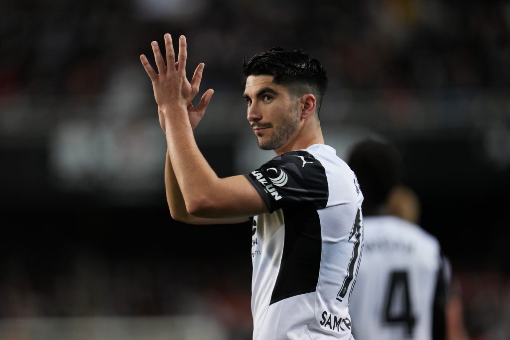 Liverpool, Juventus, Barcelona, and Atletico Madrid want Carlos Soler of Valencia in the summer transfer window. (Photo by Aitor Alcalde/Getty Images)