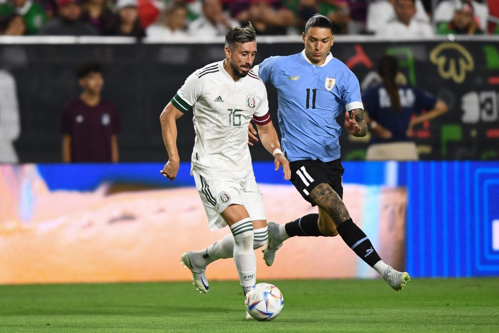 Darwin Nunez in action for Uruguay against Mexico.