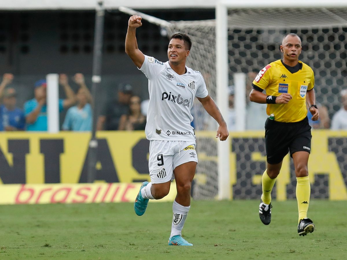  Liverpool set to raid Santos FC to sign young talent, Marcos Leonardo (Image: Ricardo Moreira/Getty Images)