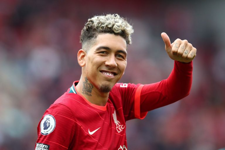 Barcelona offer huge contract to outgoing Liverpool star Roberto Firmino.