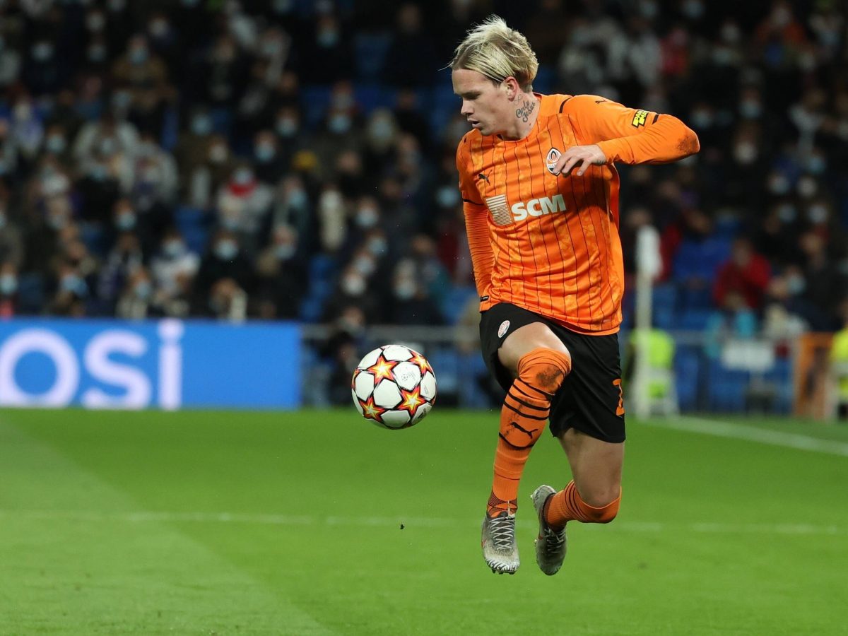 Liverpool join the race to sign Shakhtar Donetsk star Mykhaylo Mudryk .