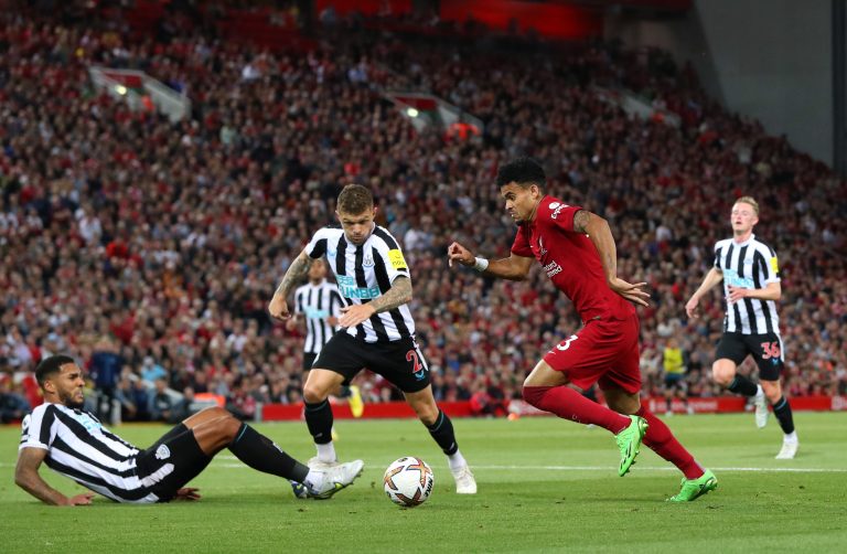 Jimmy Floyd Hasslebaink expects Liverpool and Newcastle United to face off for a top-four spot.