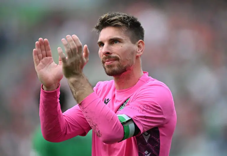 Liverpool interest in Hannover 96 goalie Ron-Robert Zieler.