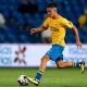Liverpool willing to pay £22m to sign La Liga forward Alberto Moleiro with Barcelona also keen.