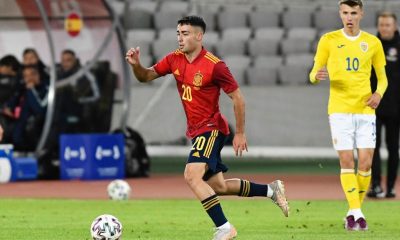 Alberto Moleiro in action for Spain U21.