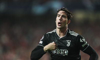 Juventus' Serbian forward Dusan Vlahovic celebrates after scoring his team's first goal during the UEFA Champions League 2nd round group H football match between SL Benfica and Juventus FC, at the Luz stadium in Lisbon on October 25, 2022.