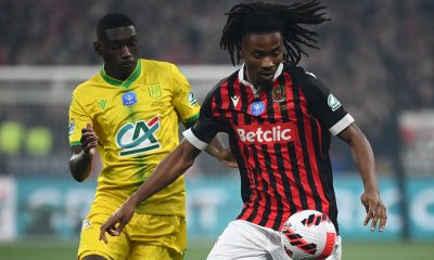 Nice's French midfielder Khephren Thuram fights for the ball.