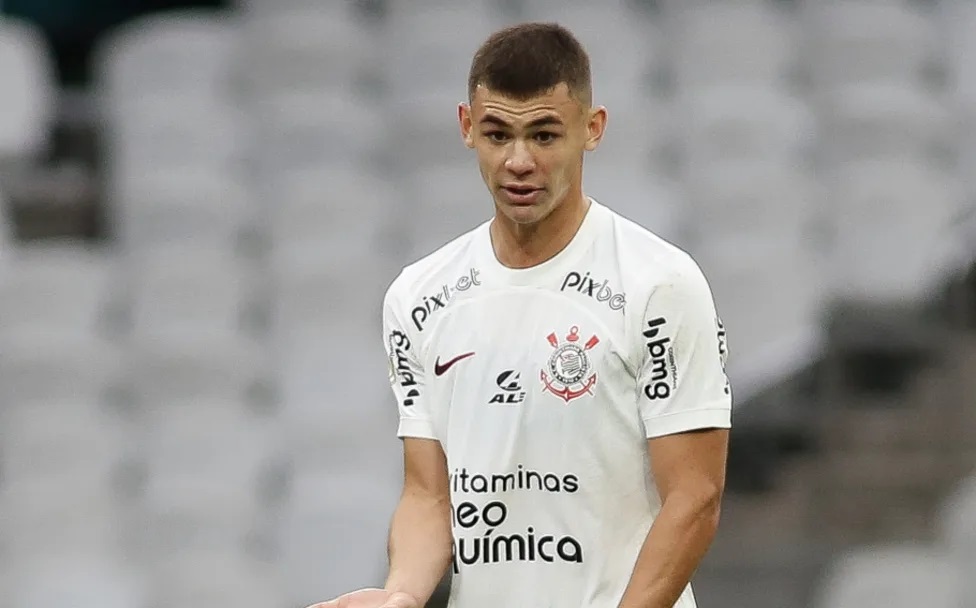 Numerous top European clubs, including Liverpool and Barcelona, have shown interest in 18-year-old Corinthians midfielder Gabriel Moscardo. (Credit: Miguel Schincariol/Getty Images)