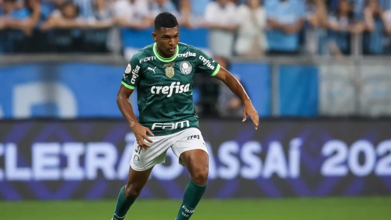 Liverpool scout promising Palmeiras teenager Luis Guilherme.