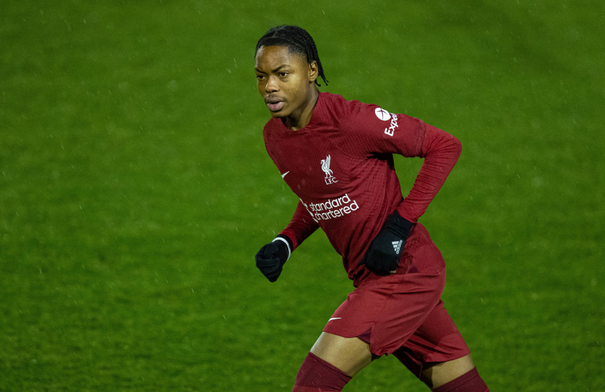 Afolami Onanuga signs first professional contract with Liverpool. 