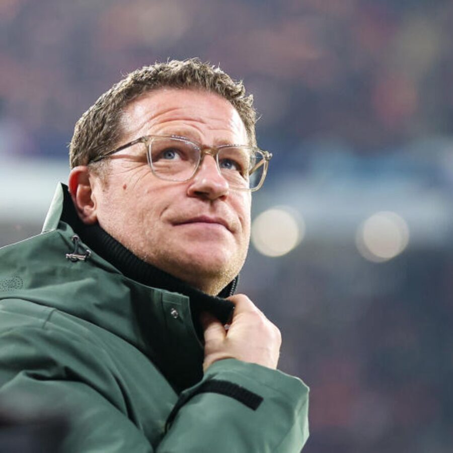 Liverpool target Max Eberl 'honored' by interest from Reds but 'clear priority' to join Bayern Munich.