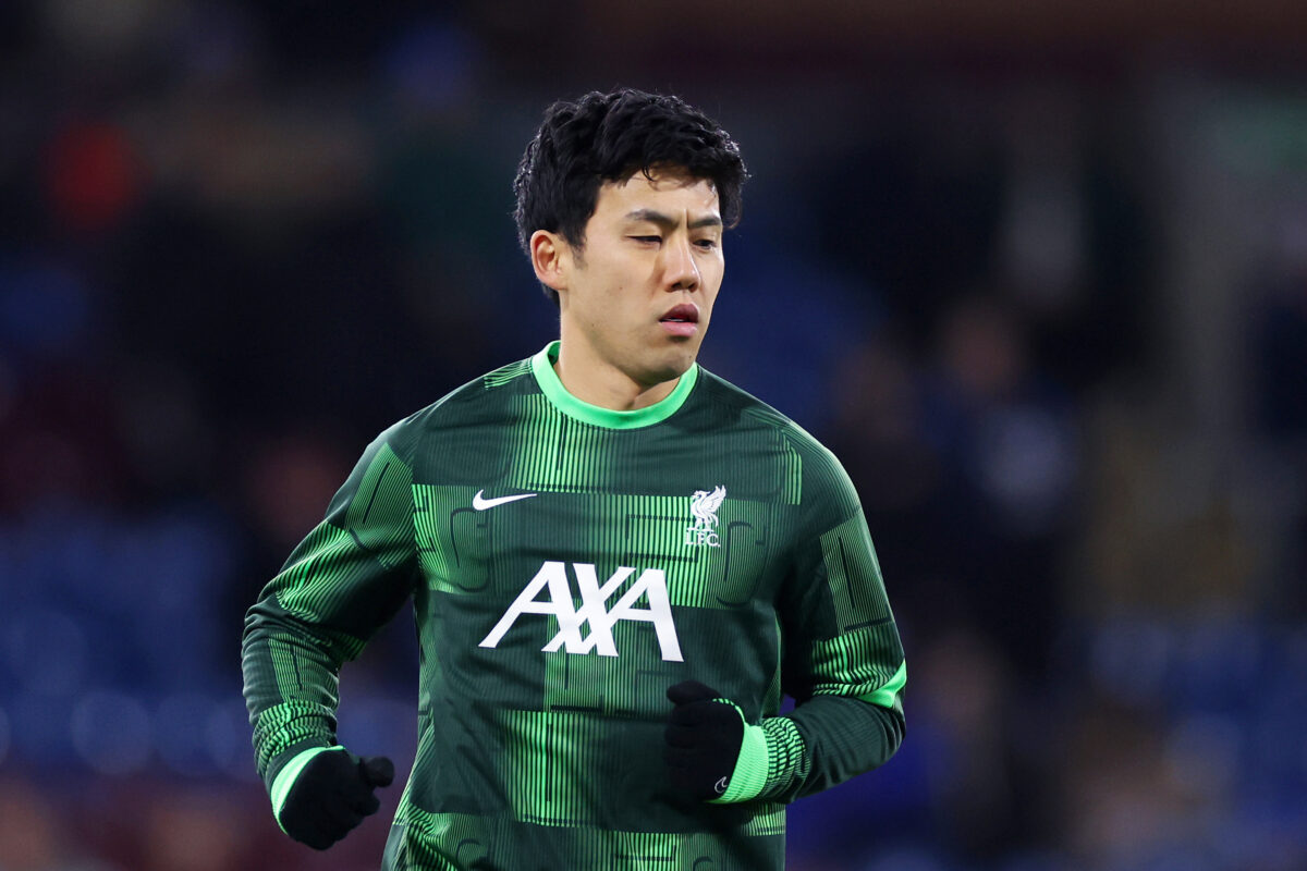 BURNLEY, ENGLAND - DECEMBER 26: Wataru Endo of Liverpool warms up prior to the Premier League match between Burnley FC and Liverpool FC at Turf Moor on December 26, 2023 in Burnley, England. (Photo by Lewis Storey/Getty Images)