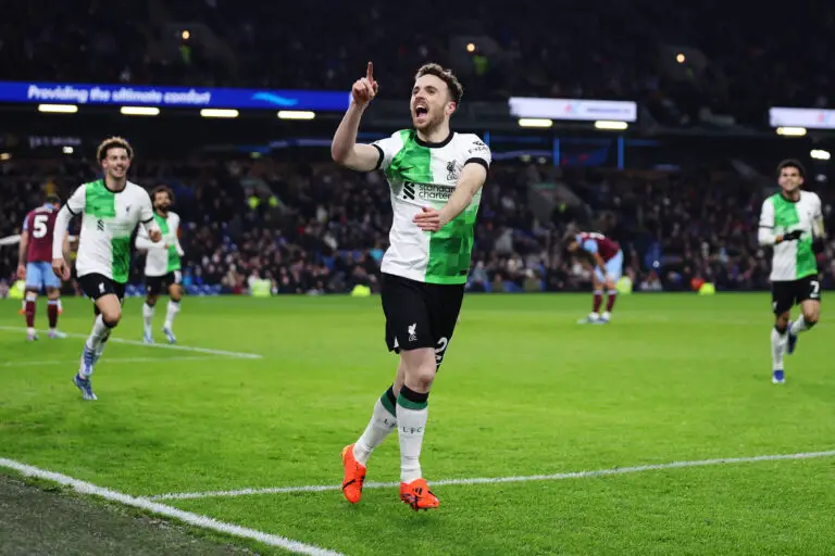 Robbie Mustoe insists that Liverpool should restore Diogo Jota to their strongest starting XI.