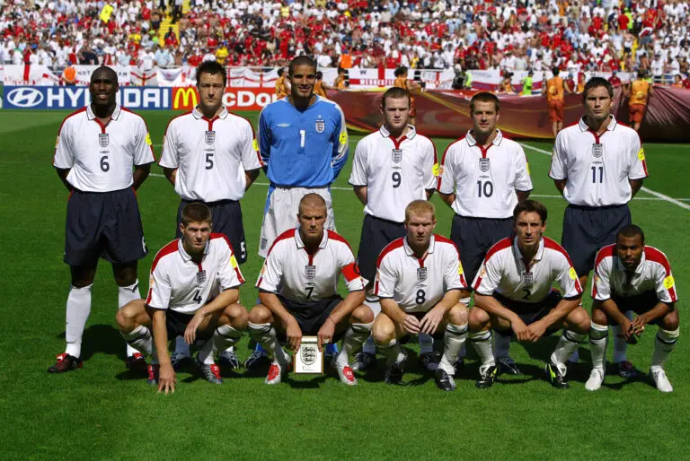 Michael Owen reaffirms Liverpool affiliation ahead of Manchester United clash.