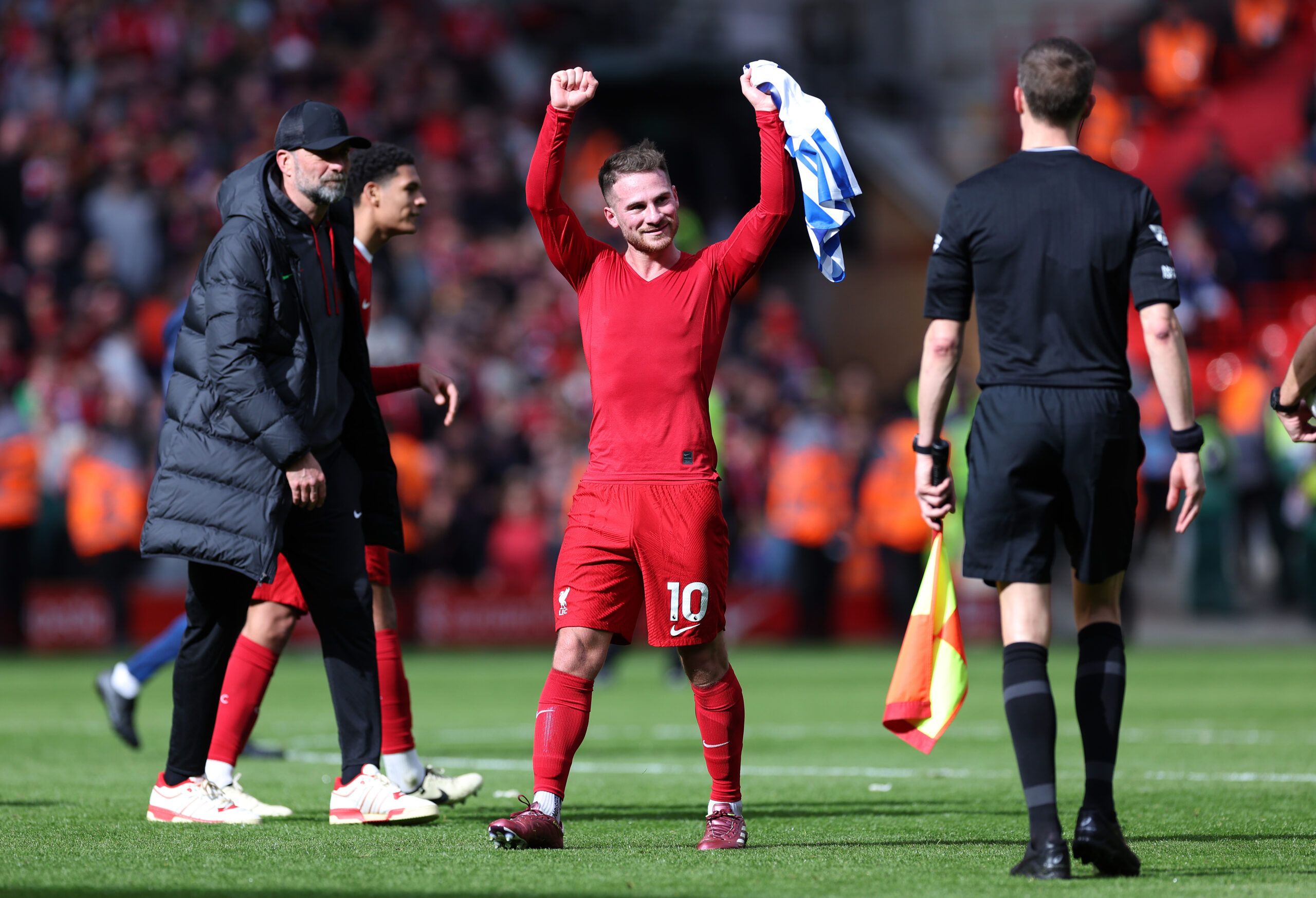 Liverpool star Alexis Mac Allister praised youngster centre-back Jarell Quansah for his calm demeanor .