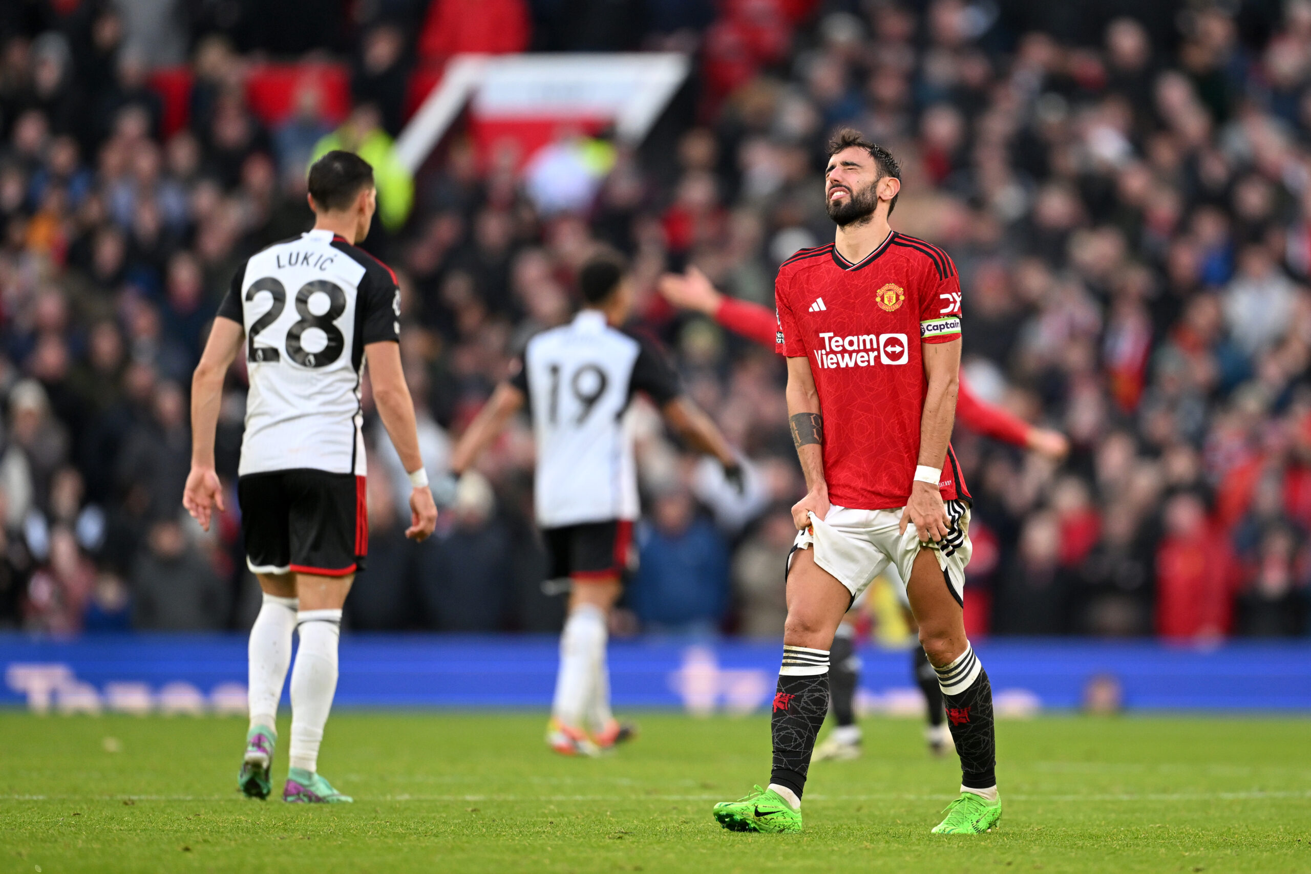 Manchester United captain Bruno Fernandes hopes Sporting Lisbon manager Ruben Amorim stays at the club amid the interest from Liverpool.