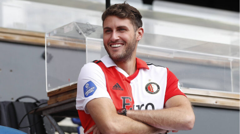 Feyenoord star Santiago Gimenez can possibly join Liverpool, along with his boss Arne Slot
