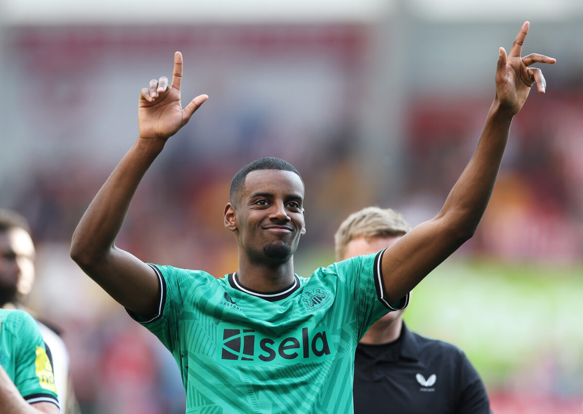 BRENTFORD, ENGLAND - MAY 19: Alexander Isak of Newcastle United celebrates following the team's victory in the Premier League match between Brentford FC and Newcastle United at Brentford Community Stadium on May 19, 2024 in Brentford, England. (Photo by Richard Heathcote/Getty Images)