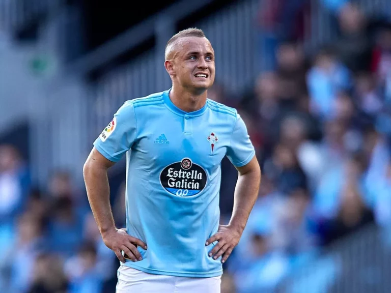 Liverpool are keen on signing Napoli midfielder Stanislav Lobotka.