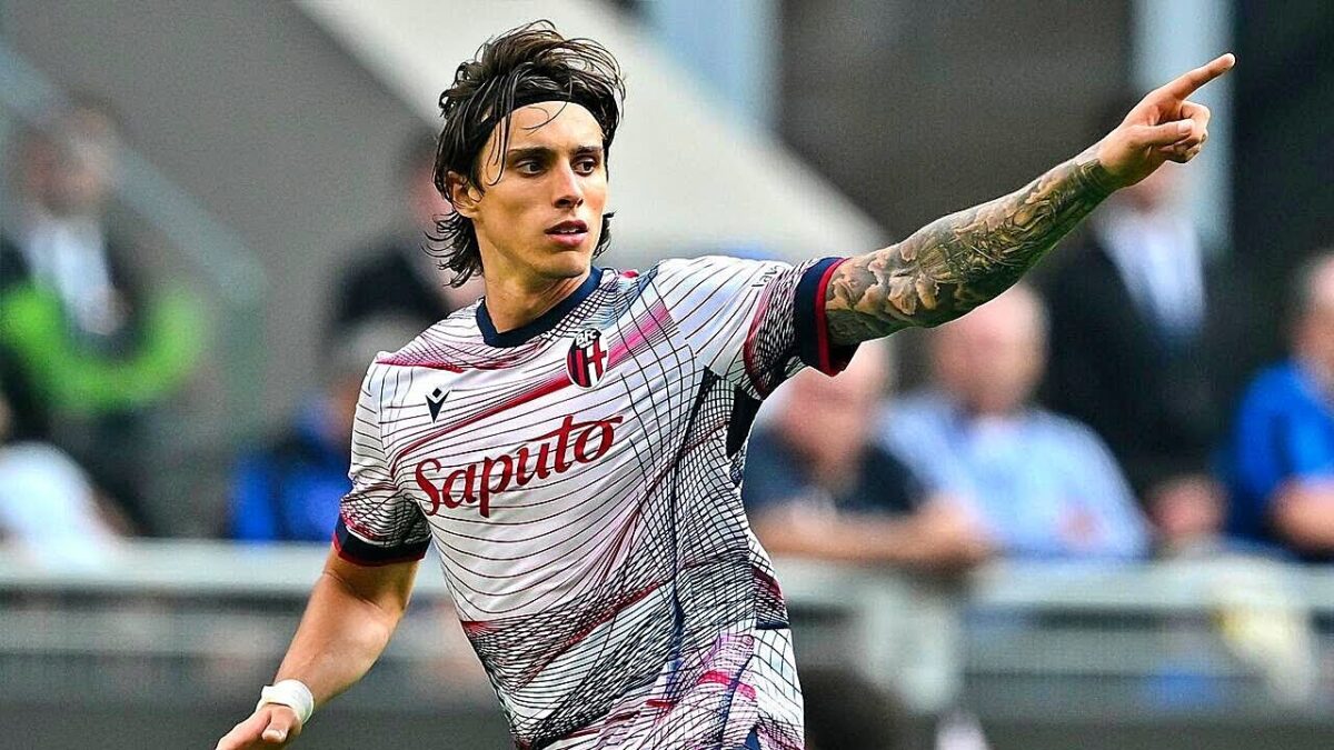 Liverpool face off against Manchester United in their race to sign Ricardo Calafiori.