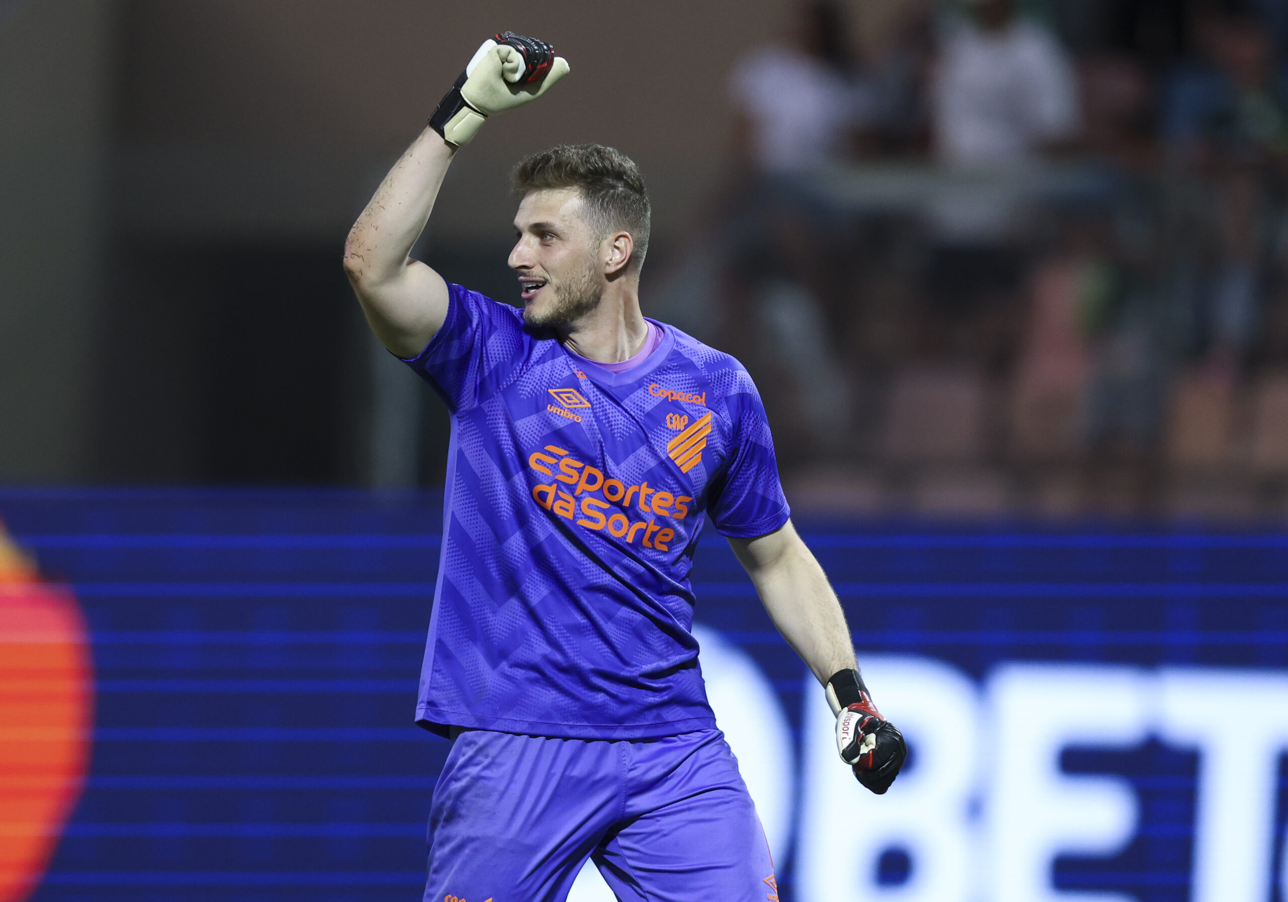 BARUERI, BRAZIL - MAY 12: Bento, goalkeeper of Athletico Paranaense celebrates after winning during a match between Palmeiras and Atletico Paranaense as part of Brasileirao Series A 2024 at Arena Barueri on May 12, 2024 in Barueri, Brazil. (Photo by Alexandre Schneider/Getty Images)