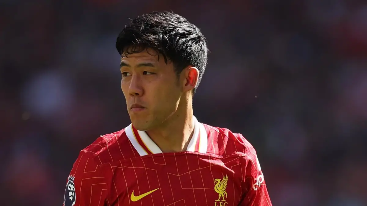 Liverpool defensive midfielder Wataru Endo frustrated Wolves' on-form forward Matheus Cunha after coming on as a substitute. (Credit: Liverpoolfc.com)